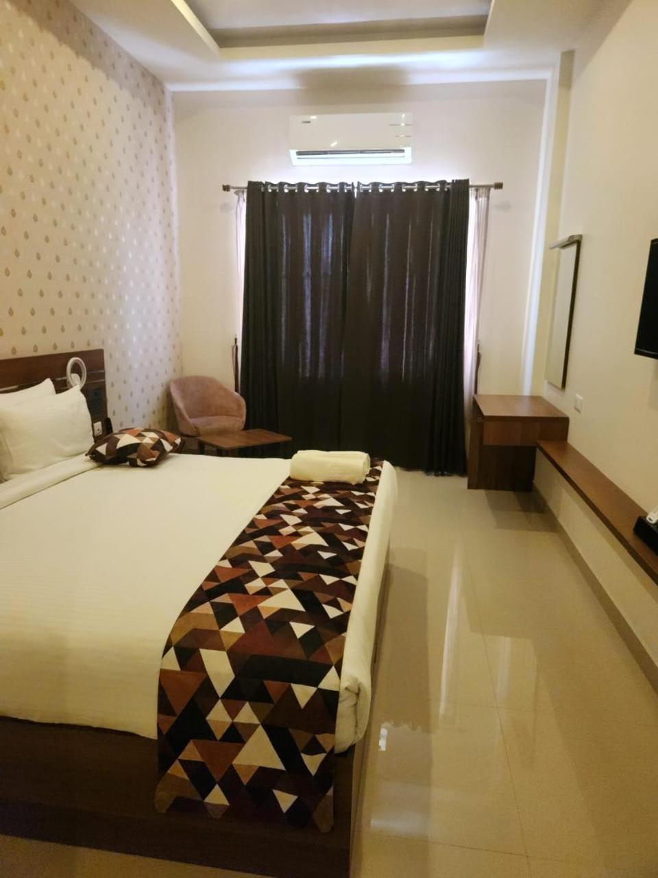 Hotel Le Sanara Residency à Thanniyam Extérieur photo